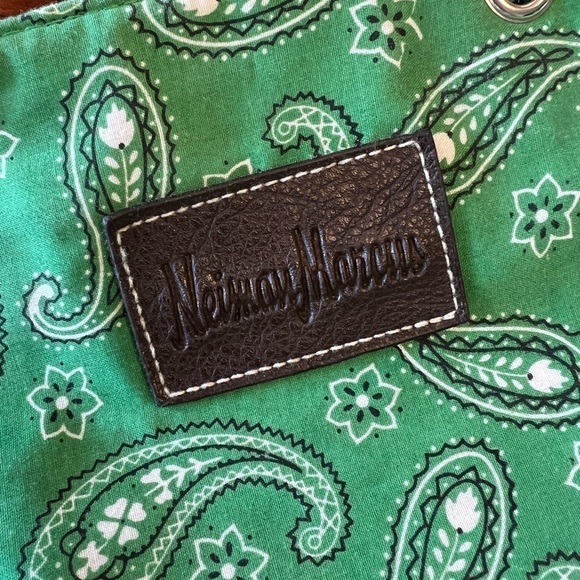 Neiman Marcus Green Bandanna Lined Tote / 12" W x 13" L x 4" D - Picture 2 of 8